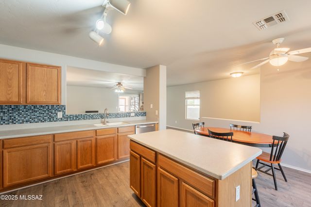 10359 E Haymarket Street, Tucson, AZ 85747