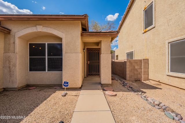 10359 E Haymarket Street, Tucson, AZ 85747