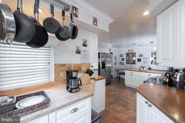 12 HENRY, Gibbsboro, NJ 08026