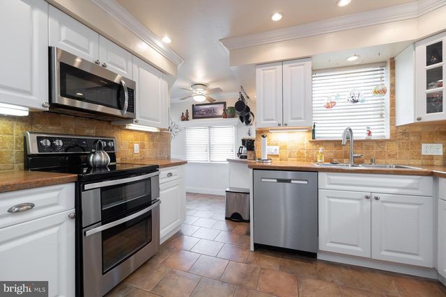 12 HENRY, Gibbsboro, NJ 08026