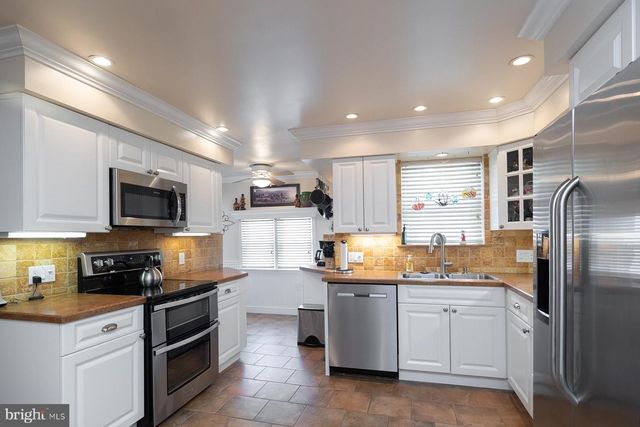 12 HENRY, Gibbsboro, NJ 08026