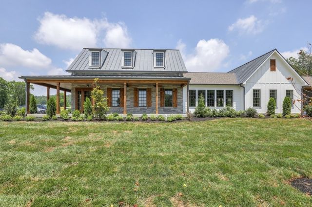 319 Cloverbrook Way, Gallatin, TN 37066