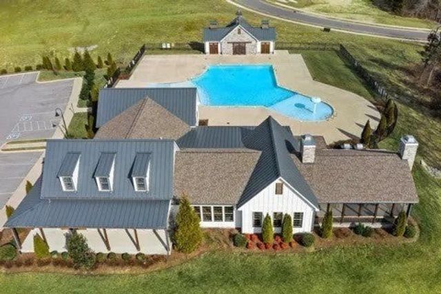 319 Cloverbrook Way, Gallatin, TN 37066
