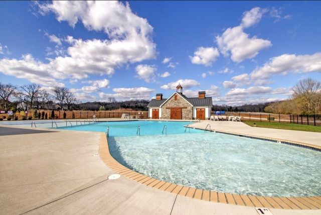 319 Cloverbrook Way, Gallatin, TN 37066