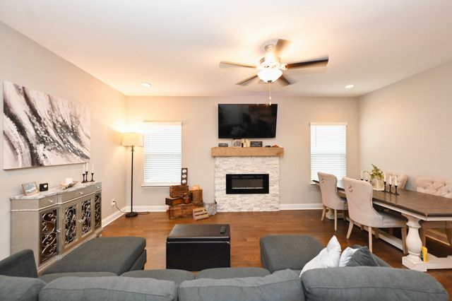 319 Cloverbrook Way, Gallatin, TN 37066