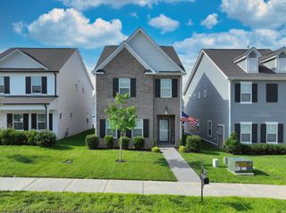 319 Cloverbrook Way, Gallatin, TN 37066