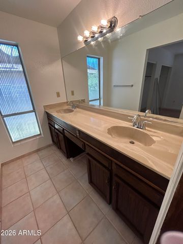2608 N JAY Street, Chandler, AZ 85225
