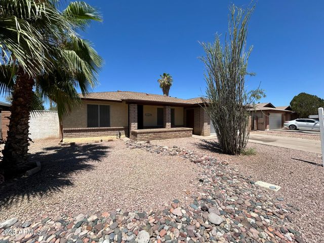 2608 N JAY Street, Chandler, AZ 85225