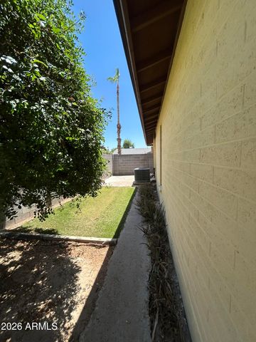 2608 N JAY Street, Chandler, AZ 85225