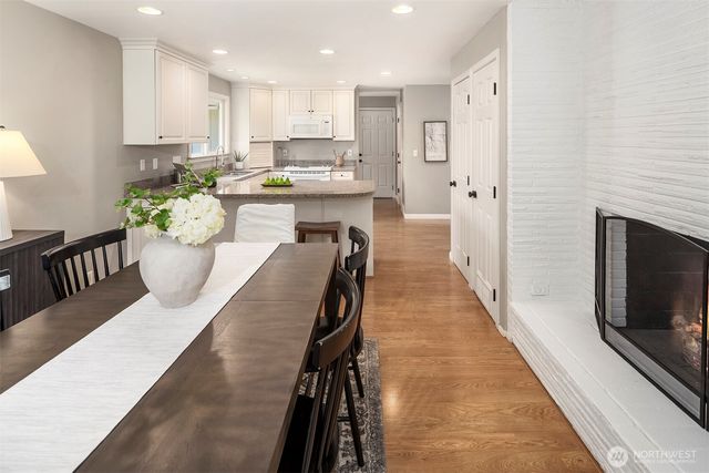 9712 SE 41st, Mercer Island, WA 98040