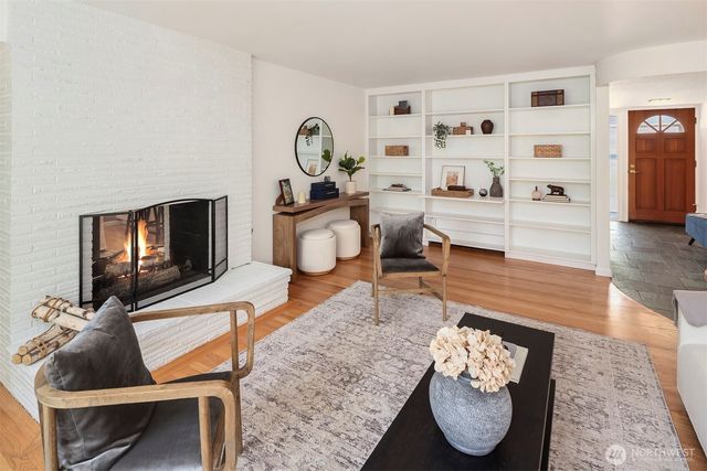 9712 SE 41st, Mercer Island, WA 98040