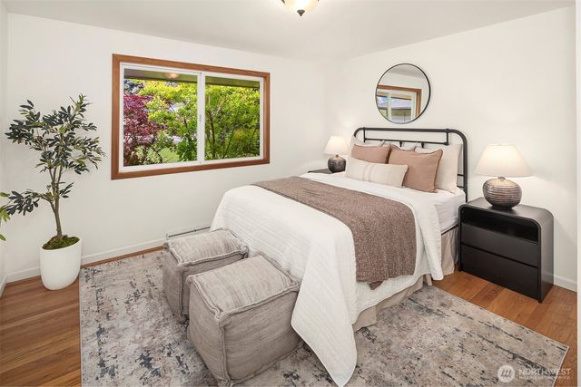 9712 SE 41st, Mercer Island, WA 98040