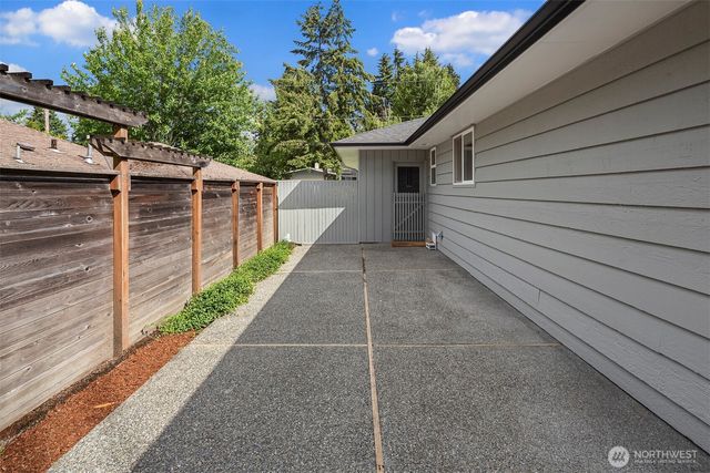 9712 SE 41st, Mercer Island, WA 98040