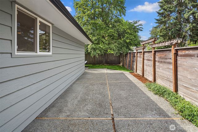 9712 SE 41st, Mercer Island, WA 98040