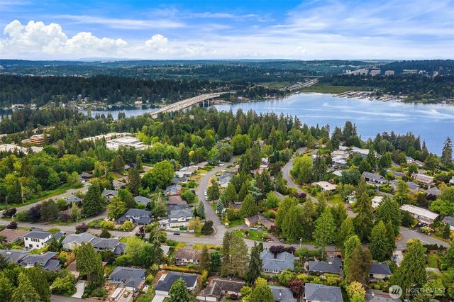 9712 SE 41st, Mercer Island, WA 98040