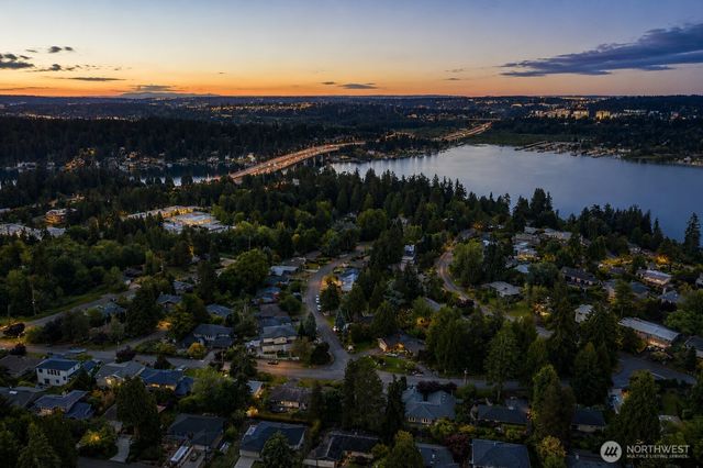 9712 SE 41st, Mercer Island, WA 98040