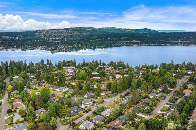 9712 SE 41st, Mercer Island, WA 98040