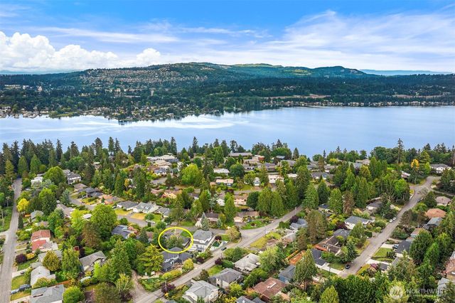 9712 SE 41st, Mercer Island, WA 98040