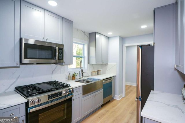 1679 Emerald Avenue SW, Atlanta, GA 30310