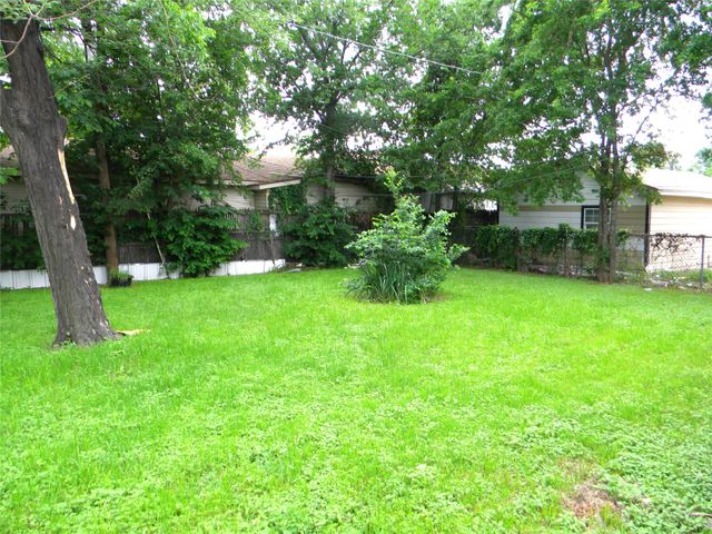 3721 S Henderson Street S, Fort Worth, TX 76110