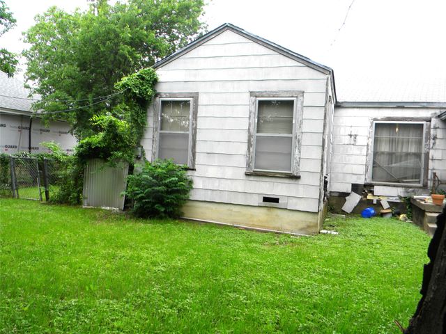 3721 S Henderson Street S, Fort Worth, TX 76110