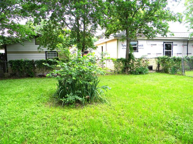 3721 S Henderson Street S, Fort Worth, TX 76110