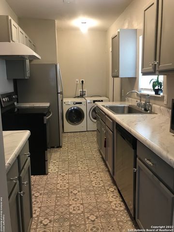 324 E FRENCH PL, San Antonio, TX 78212
