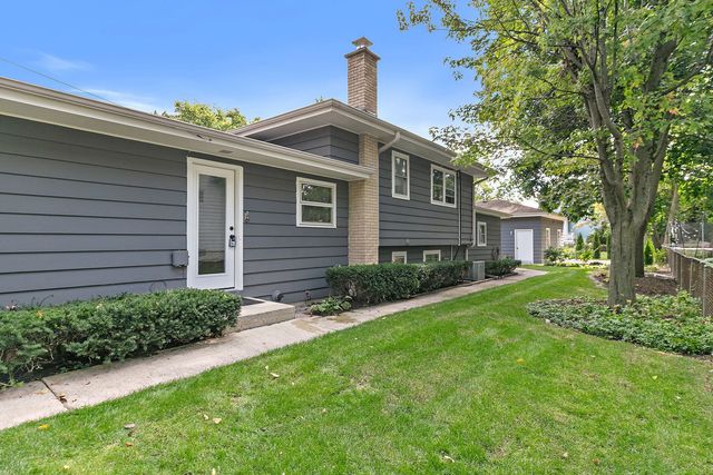 465 Cottage Avenue, Glen Ellyn, IL 60137