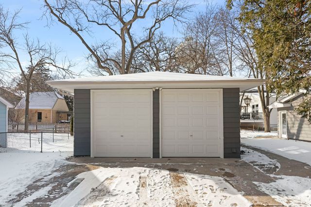 465 Cottage Avenue, Glen Ellyn, IL 60137