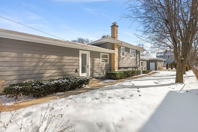 465 Cottage Avenue, Glen Ellyn, IL 60137