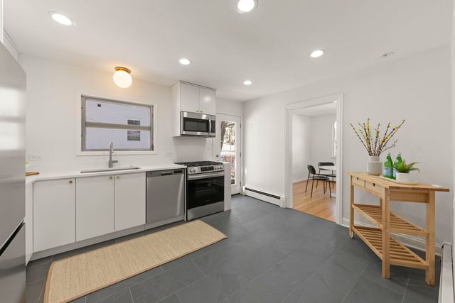 465 Cottage Avenue, Glen Ellyn, IL 60137