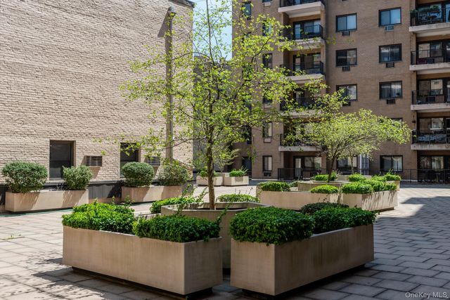 100 E Hartsdale Avenue 6RE, Hartsdale, NY 10530