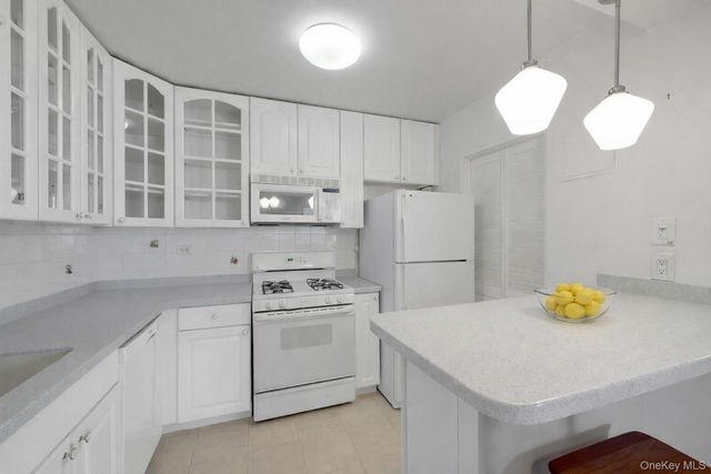 100 E Hartsdale Avenue 6RE, Hartsdale, NY 10530