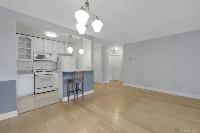 100 E Hartsdale Avenue 6RE, Hartsdale, NY 10530