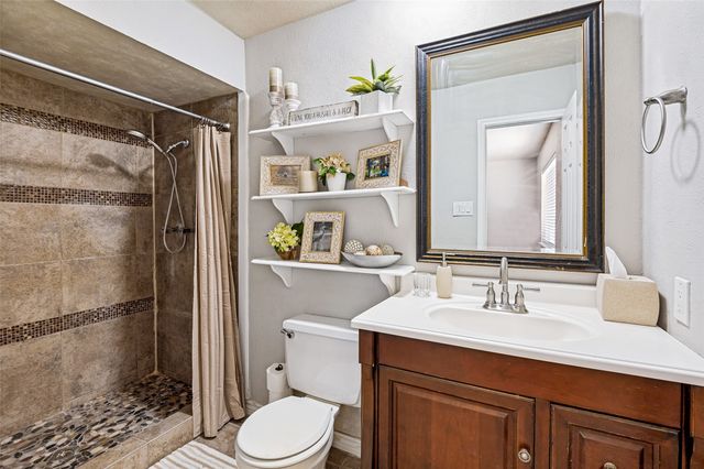 5013 WHEELER Circle, The Colony, TX 75056