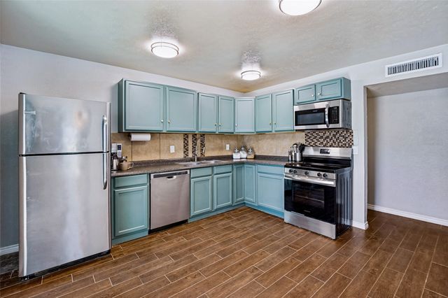 5013 WHEELER Circle, The Colony, TX 75056