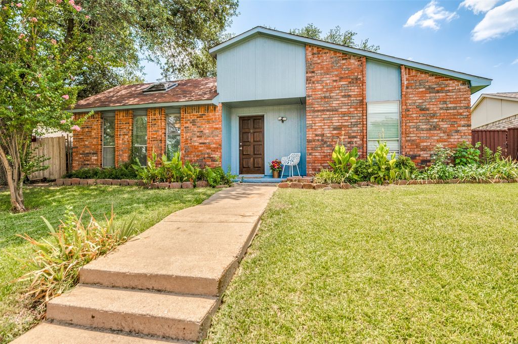 5013 WHEELER Circle, The Colony, TX 75056