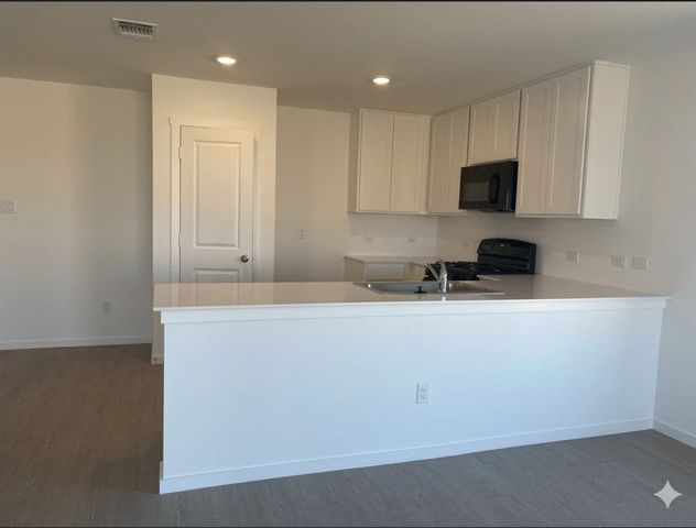 2001 Bay Laurel Court, Mustang, OK 73128