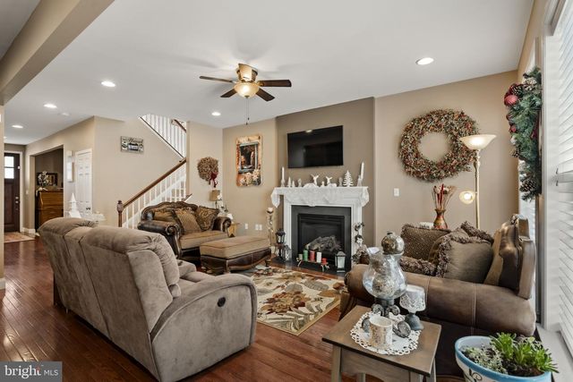 8 WHITE TAIL PATH, Lancaster, PA 17602