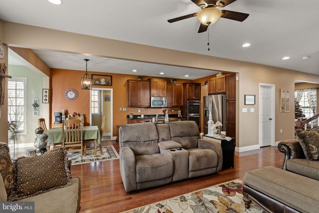 8 WHITE TAIL PATH, Lancaster, PA 17602