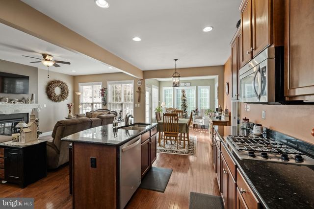 8 WHITE TAIL PATH, Lancaster, PA 17602