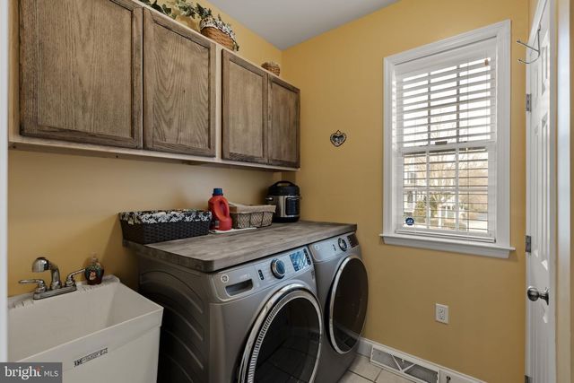 8 WHITE TAIL PATH, Lancaster, PA 17602