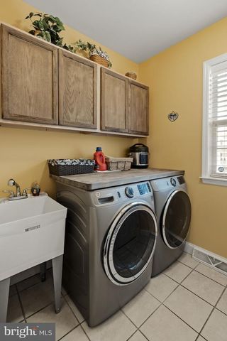 8 WHITE TAIL PATH, Lancaster, PA 17602