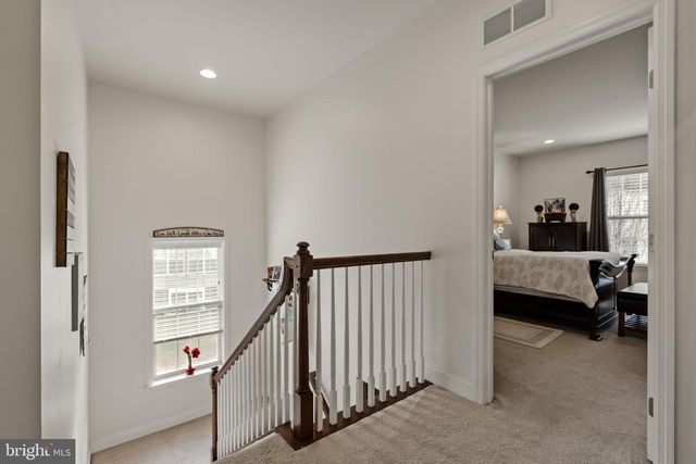 8 WHITE TAIL PATH, Lancaster, PA 17602