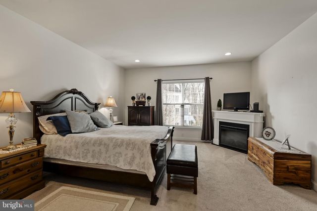 8 WHITE TAIL PATH, Lancaster, PA 17602