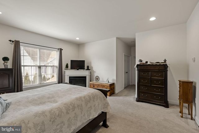 8 WHITE TAIL PATH, Lancaster, PA 17602