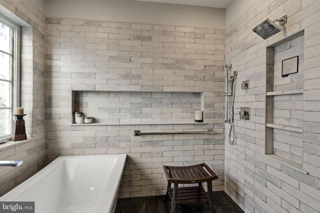 8 WHITE TAIL PATH, Lancaster, PA 17602