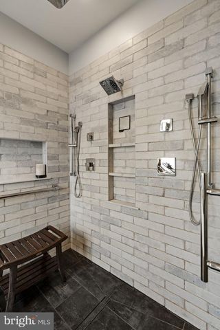 8 WHITE TAIL PATH, Lancaster, PA 17602