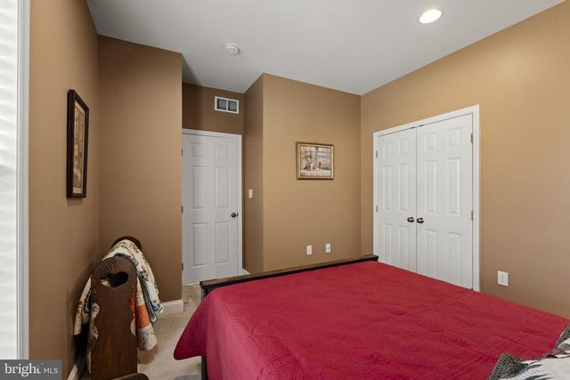 8 WHITE TAIL PATH, Lancaster, PA 17602