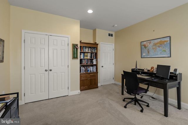 8 WHITE TAIL PATH, Lancaster, PA 17602